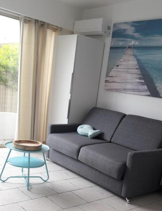 شقة Studio Golfe Juan, Plages, Parking, Climatisation فالوريس المظهر الخارجي الصورة